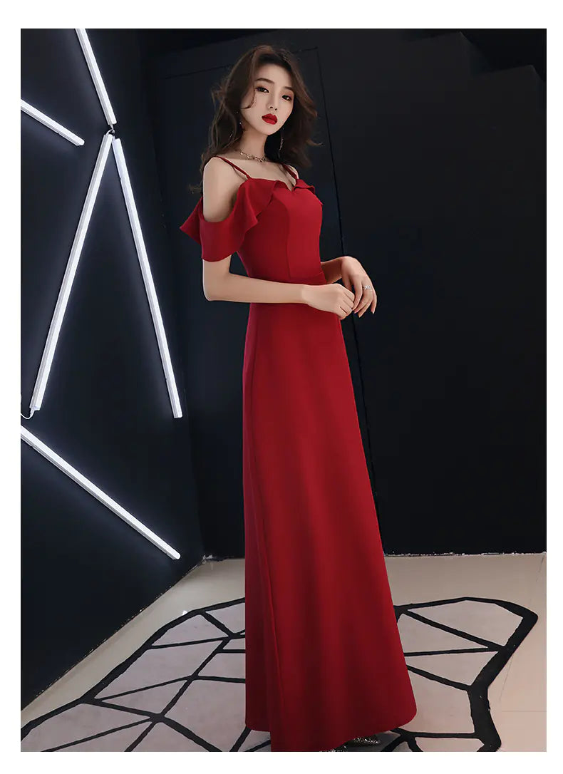 Elegant Off-Shoulder Maxi Dress with Slit Design